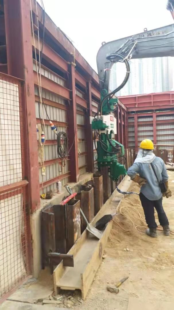 Excavator Mounted Vibratory Hammer